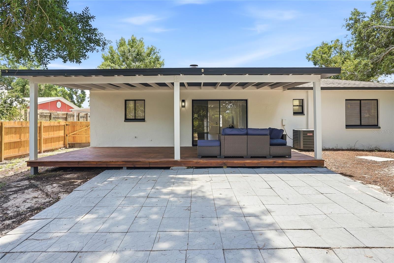 8709 FOUNTAIN AVE, TAMPA, FL, 33615
