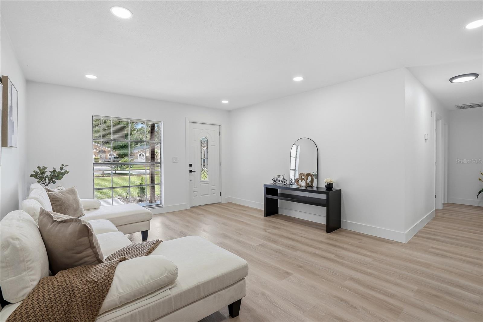 8709 FOUNTAIN AVE, TAMPA, FL, 33615
