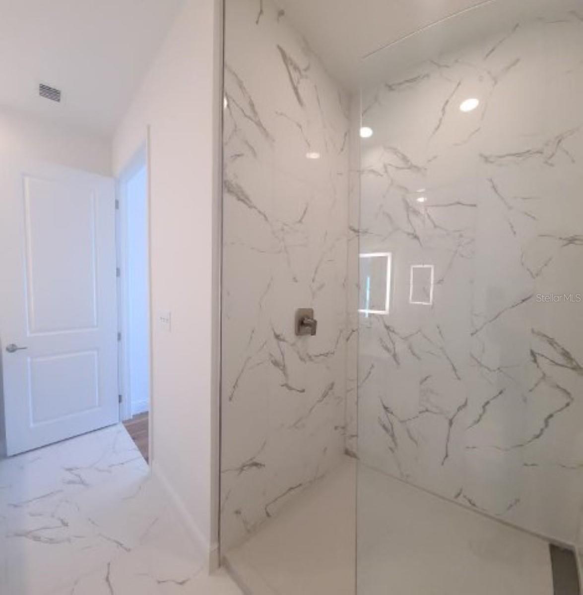 644 3RD AVE S #408, ST PETERSBURG, FL, 33701