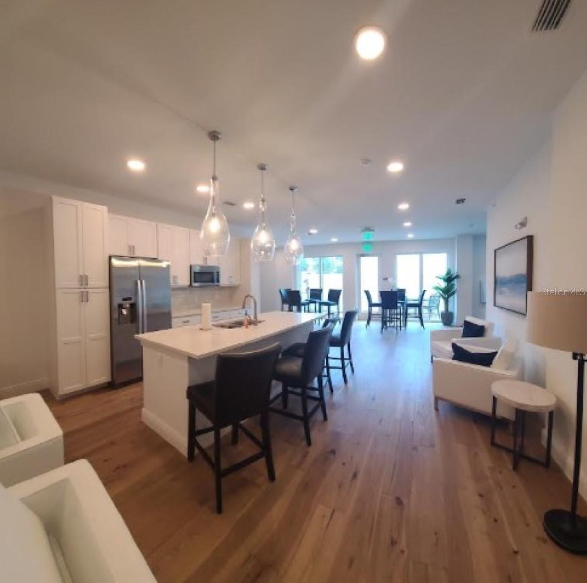 644 3RD AVE S #408, ST PETERSBURG, FL, 33701