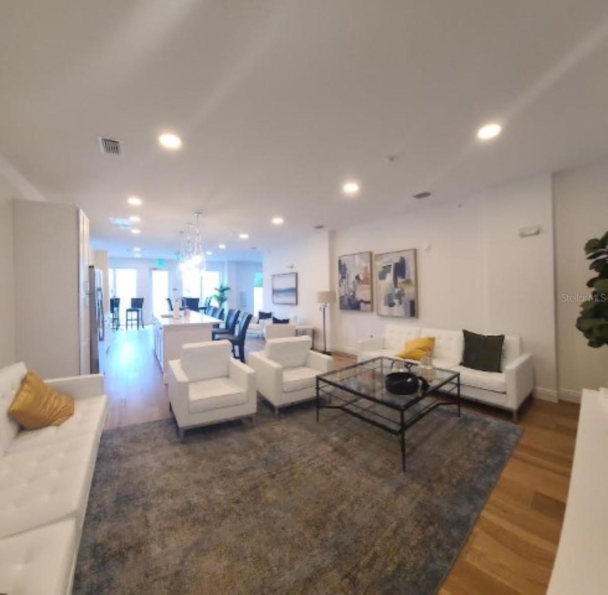 644 3RD AVE S #408, ST PETERSBURG, FL, 33701