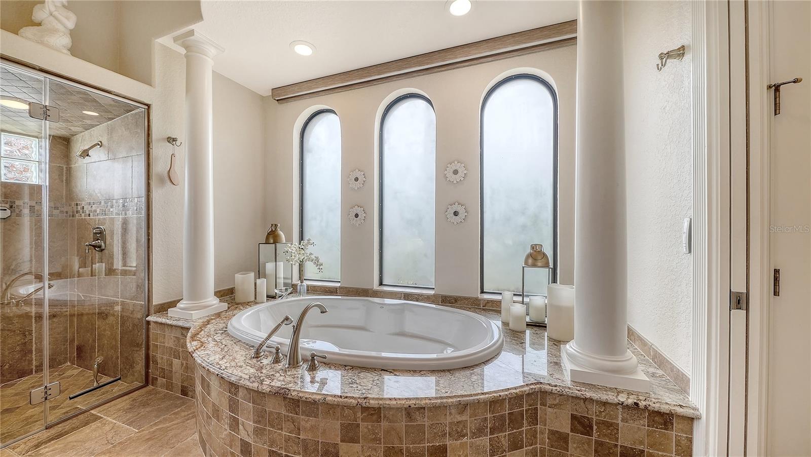 1630 ASSISI DR #18, SARASOTA, FL, 34231