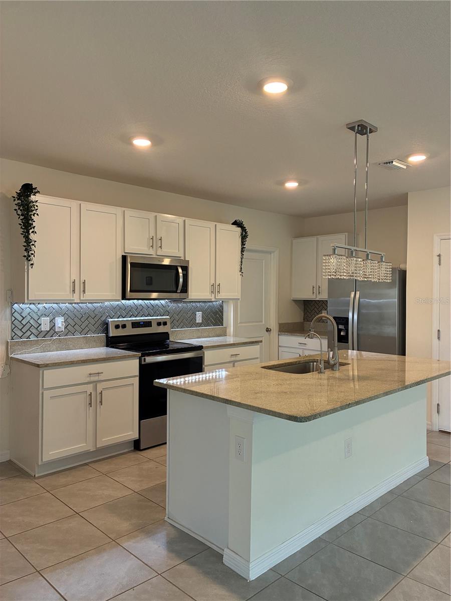 2755 COMMON FIG RUN, WESLEY CHAPEL, FL, 33543