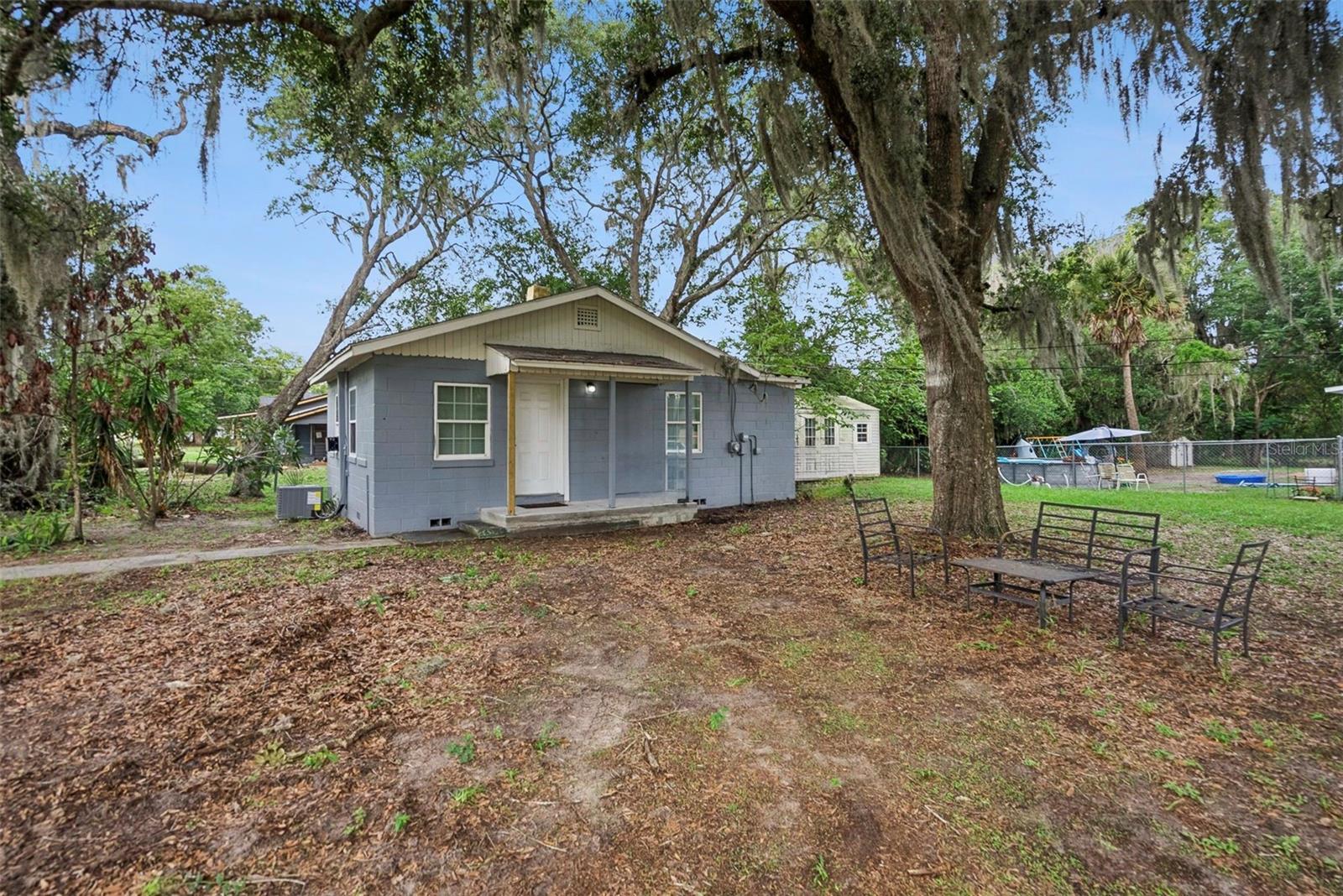 335 E WALTS AVE, DELAND, FL, 32724