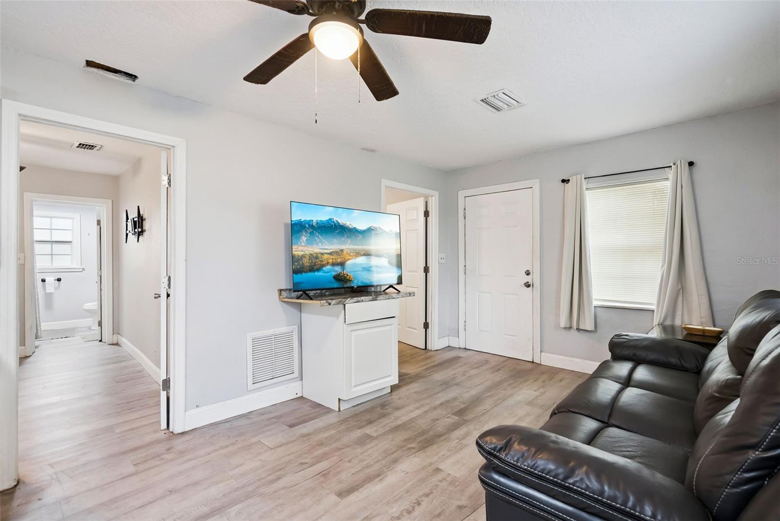 335 E WALTS AVE, DELAND, FL, 32724