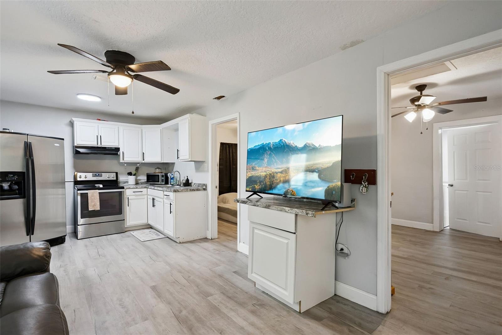335 E WALTS AVE, DELAND, FL, 32724