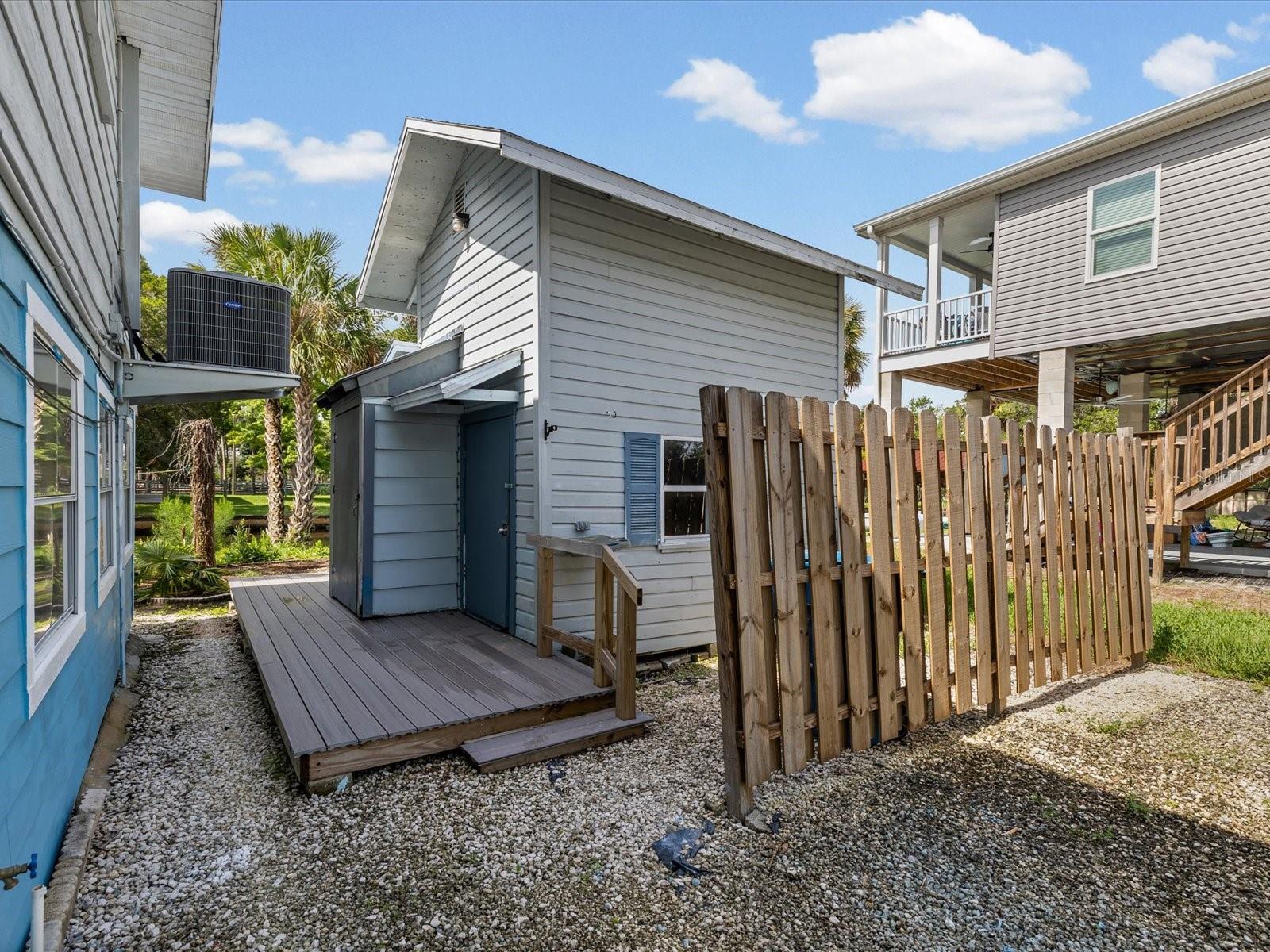 6150 ISLAND DR, WEEKI WACHEE, FL, 34607