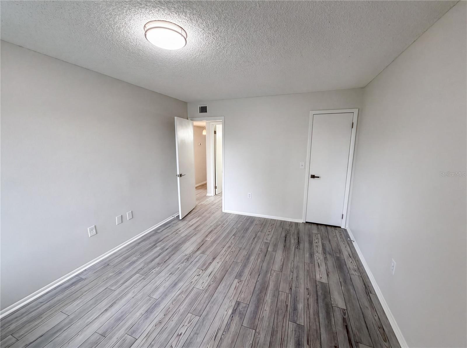 LAKEVIEW CONDO 03, ORLANDO, FL, 32822