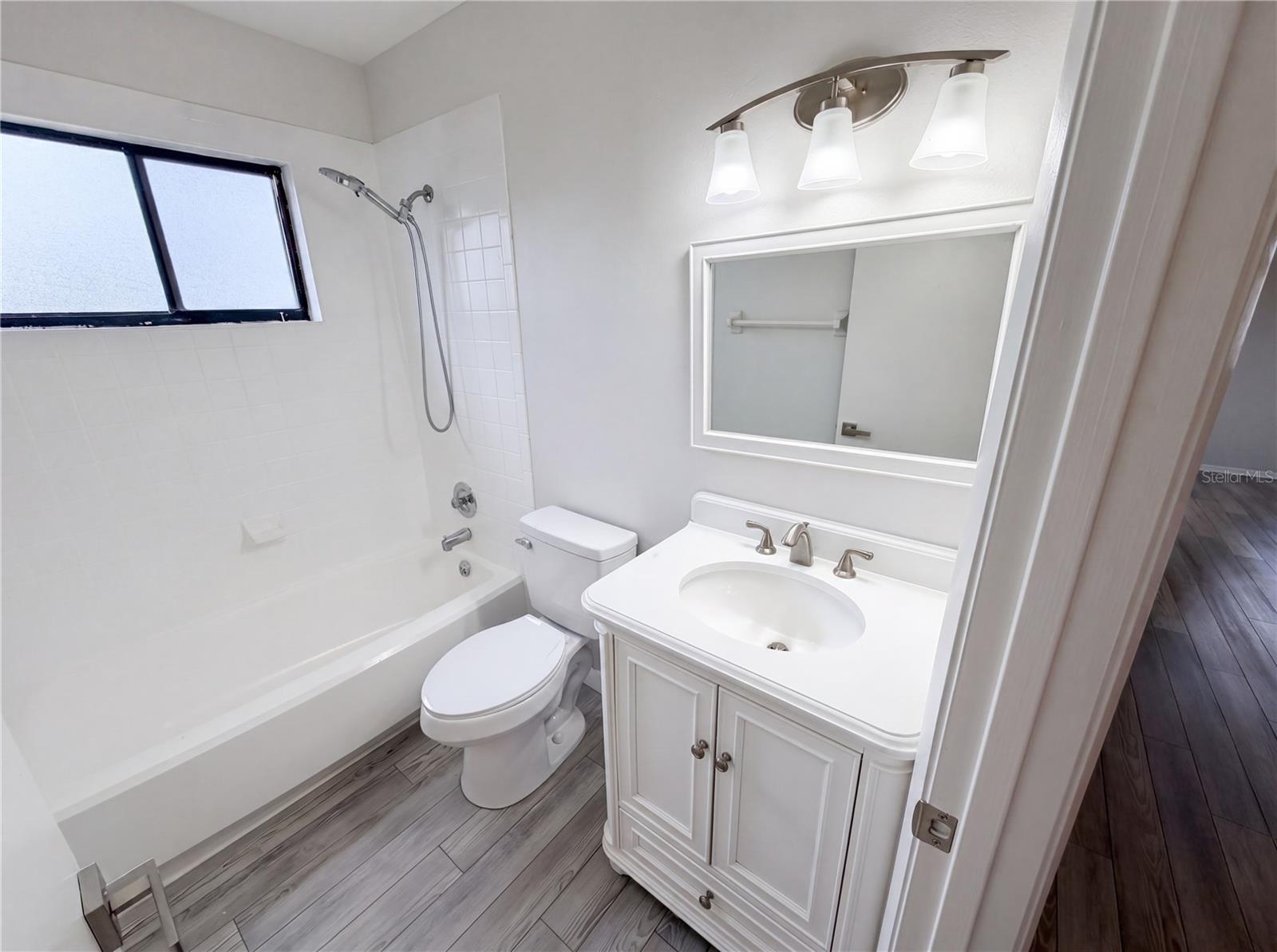 LAKEVIEW CONDO 03, ORLANDO, FL, 32822