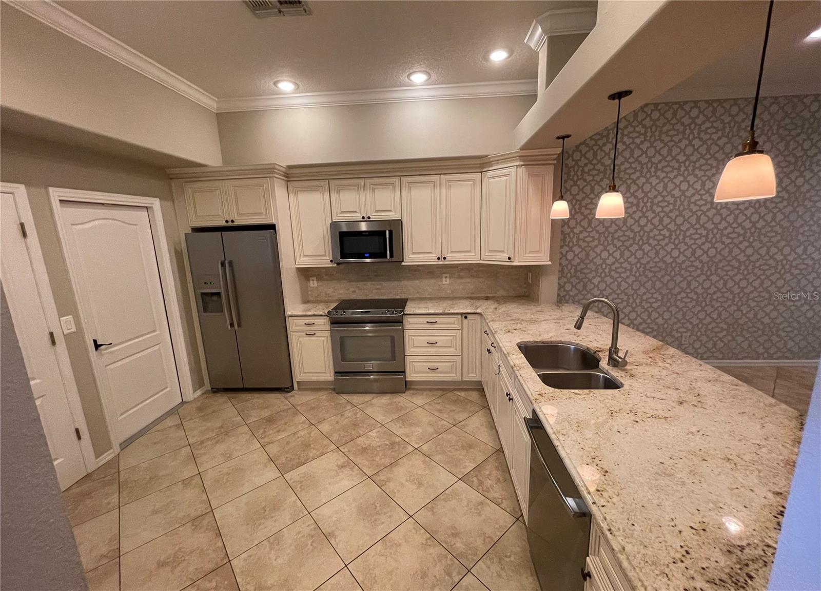 11219 CEDAR HOLLOW LN, TAMPA, FL, 33618