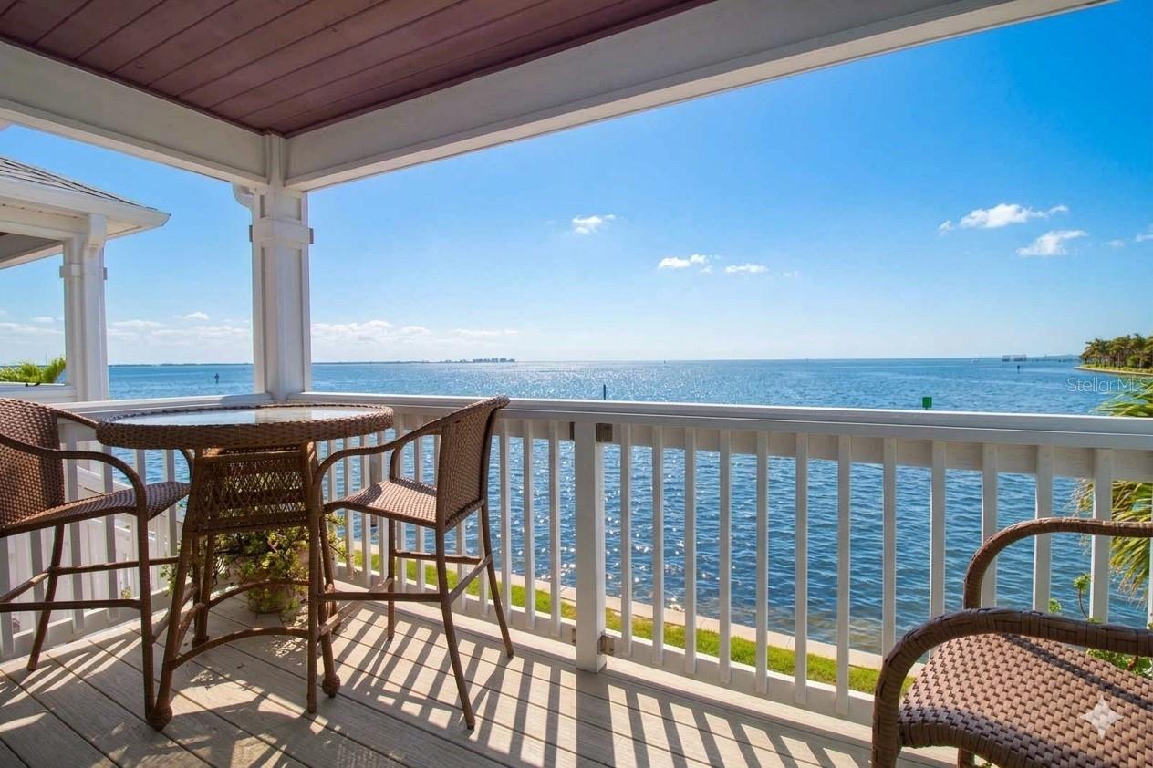 5282 BEACH DR SE #APT D, ST PETERSBURG, FL, 33705