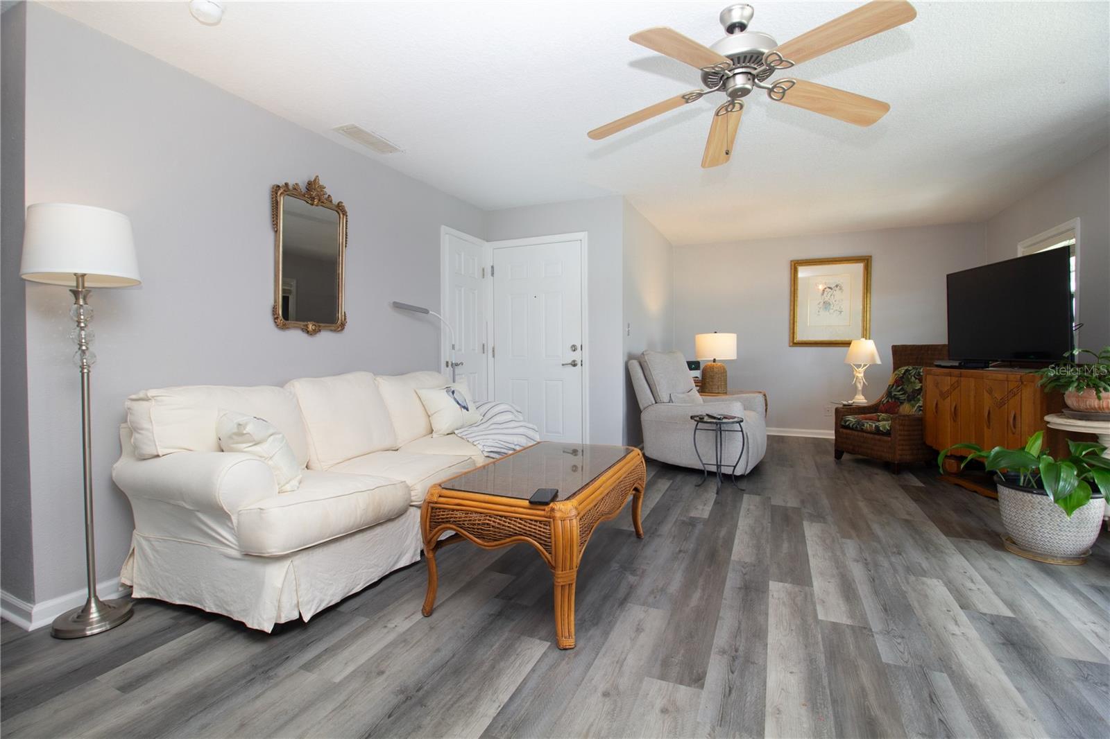 5282 BEACH DR SE #APT D, ST PETERSBURG, FL, 33705