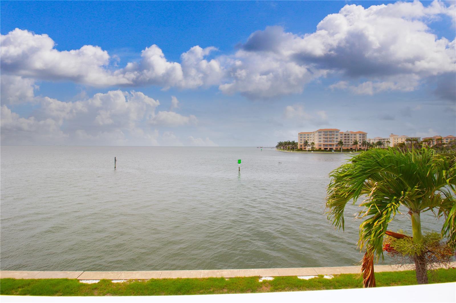 5282 BEACH DR SE #APT D, ST PETERSBURG, FL, 33705