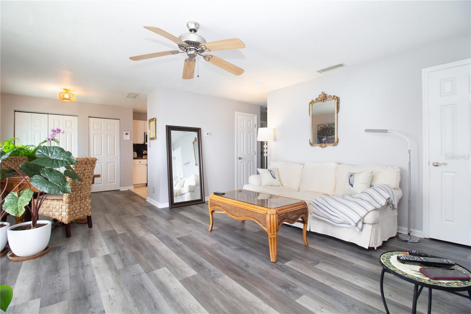 5282 BEACH DR SE #APT D, ST PETERSBURG, FL, 33705