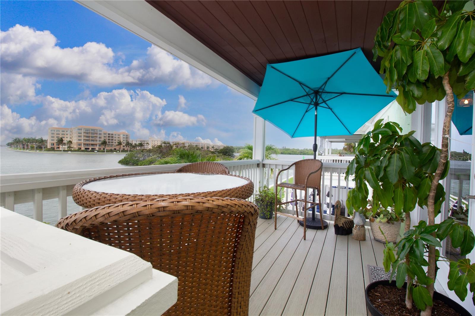 5282 BEACH DR SE #APT D, ST PETERSBURG, FL, 33705