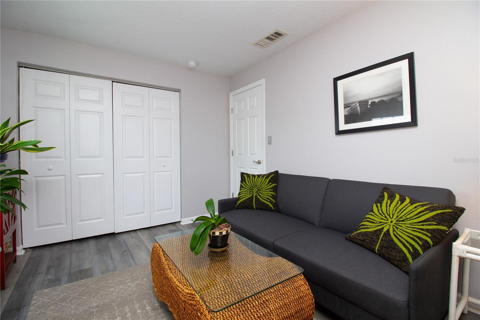5282 BEACH DR SE #APT D, ST PETERSBURG, FL, 33705