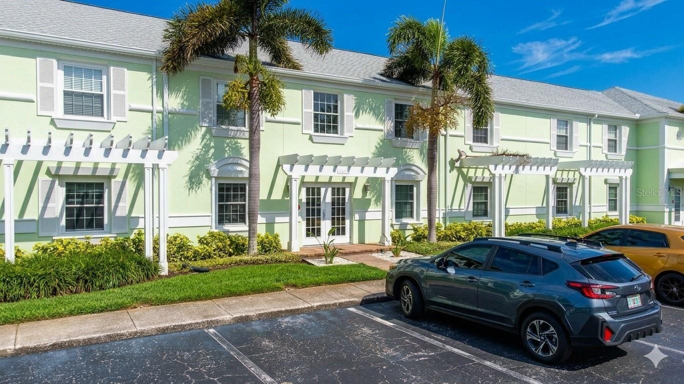 5282 BEACH DR SE #APT D, ST PETERSBURG, FL, 33705