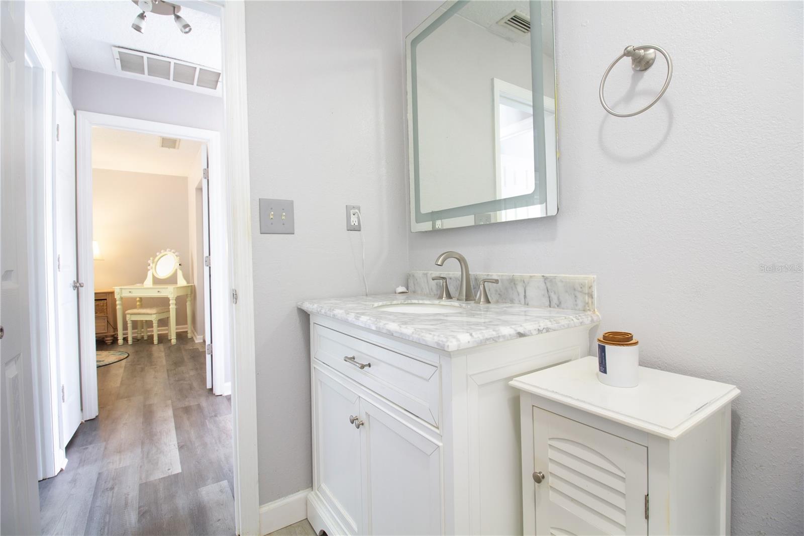 5282 BEACH DR SE #APT D, ST PETERSBURG, FL, 33705