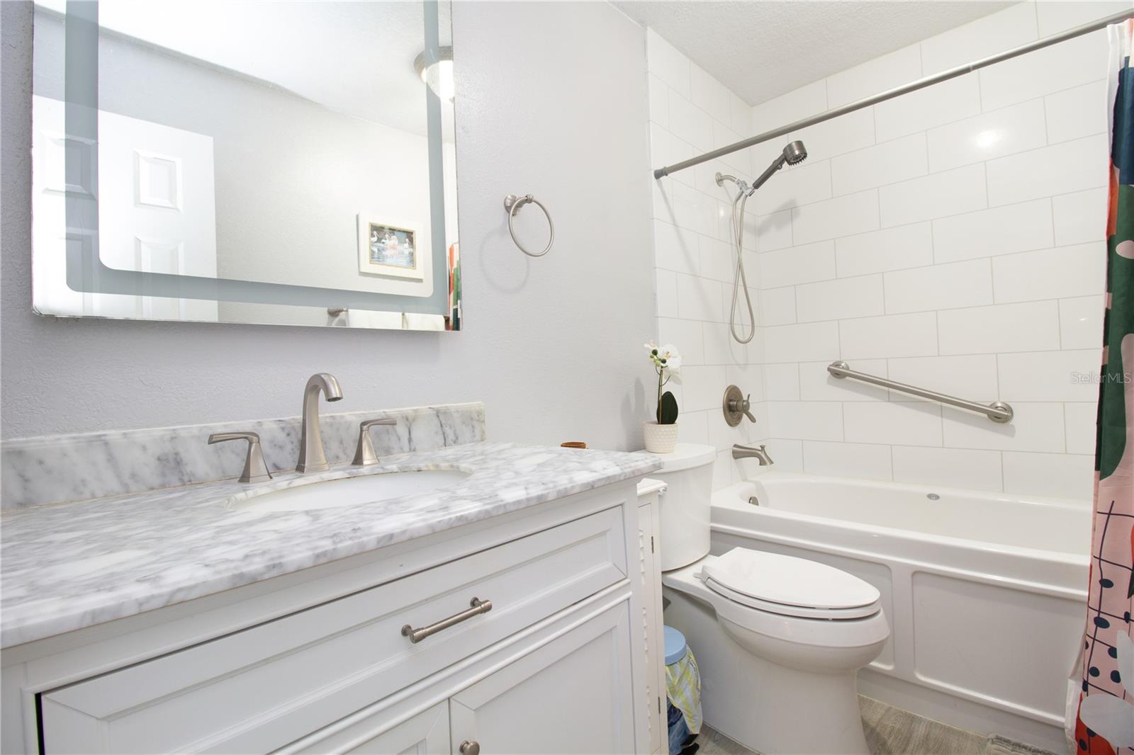 5282 BEACH DR SE #APT D, ST PETERSBURG, FL, 33705
