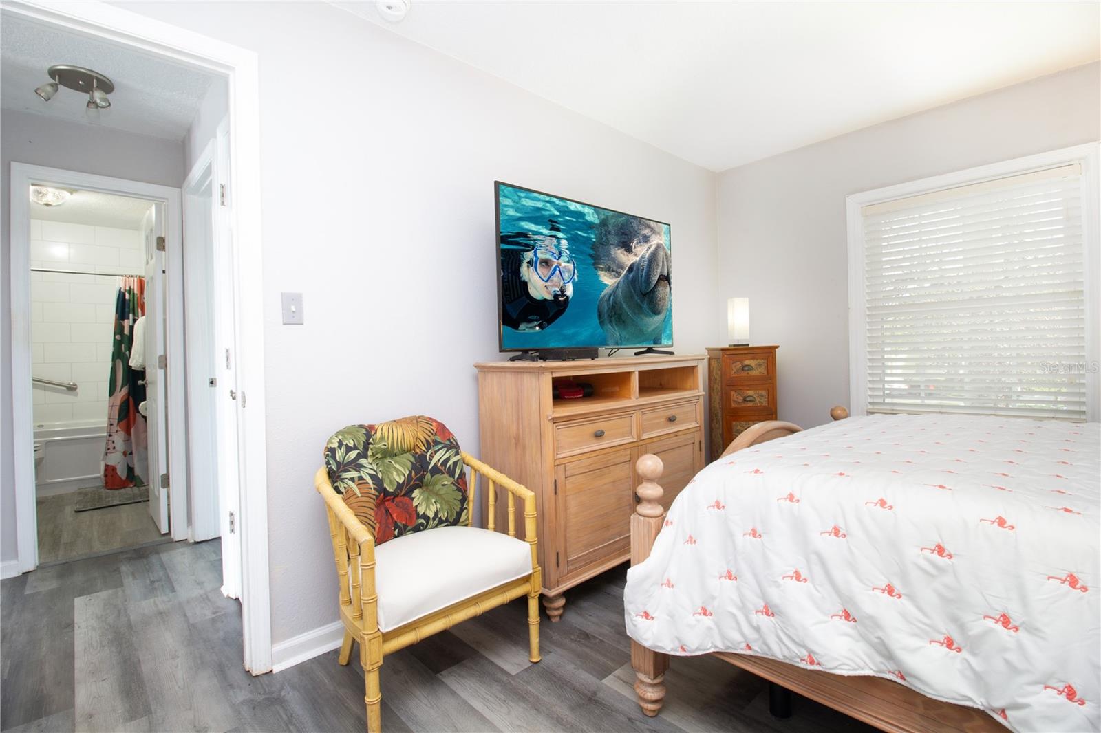 5282 BEACH DR SE #APT D, ST PETERSBURG, FL, 33705