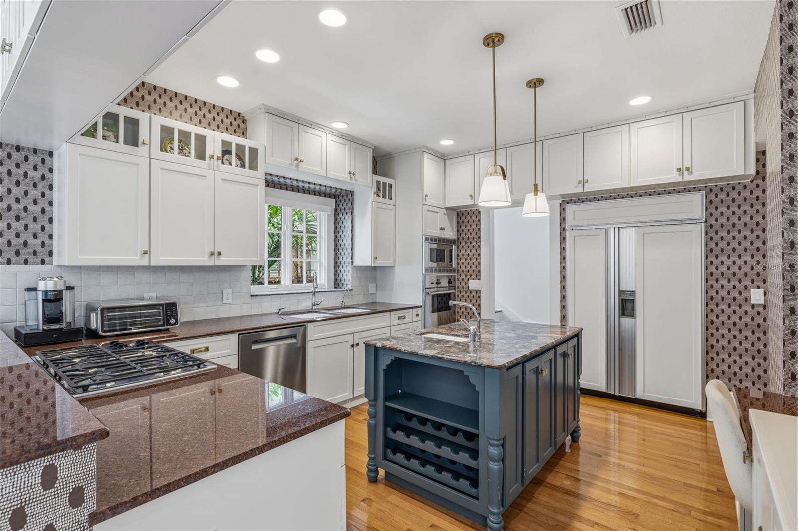 817 S WILLOW AVE, TAMPA, FL, 33606
