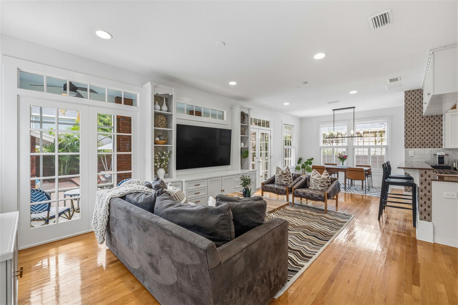 817 S WILLOW AVE, TAMPA, FL, 33606