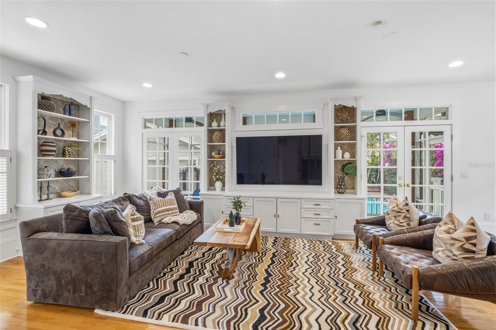 817 S WILLOW AVE, TAMPA, FL, 33606