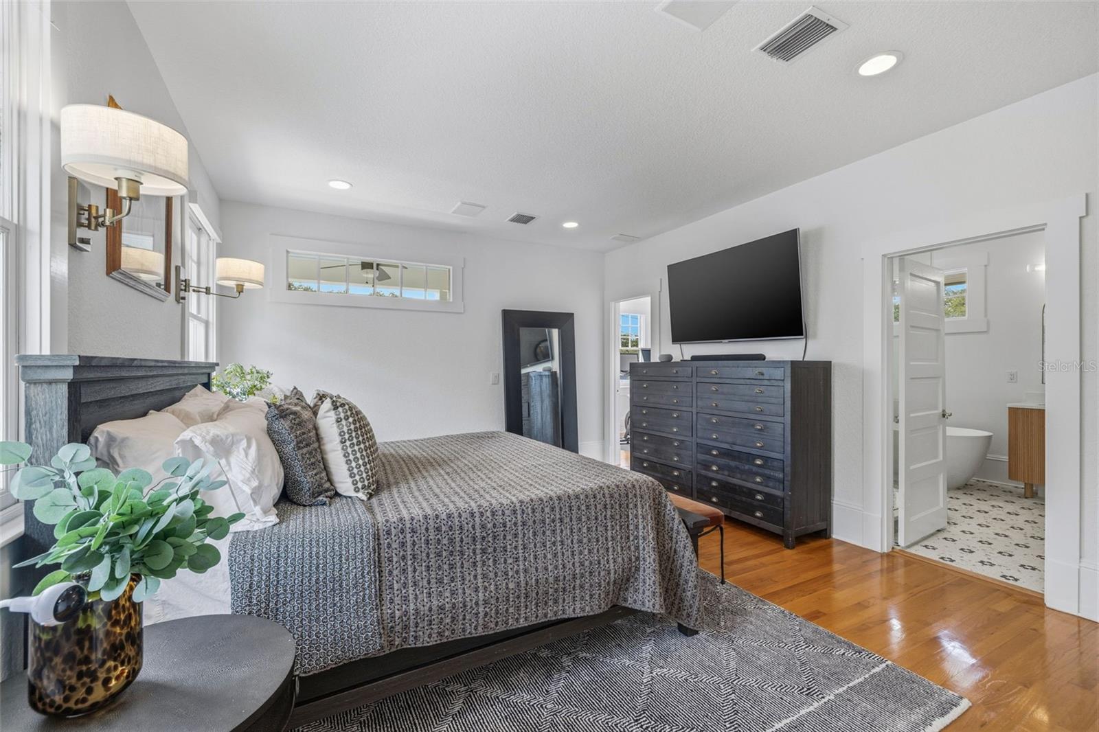 817 S WILLOW AVE, TAMPA, FL, 33606