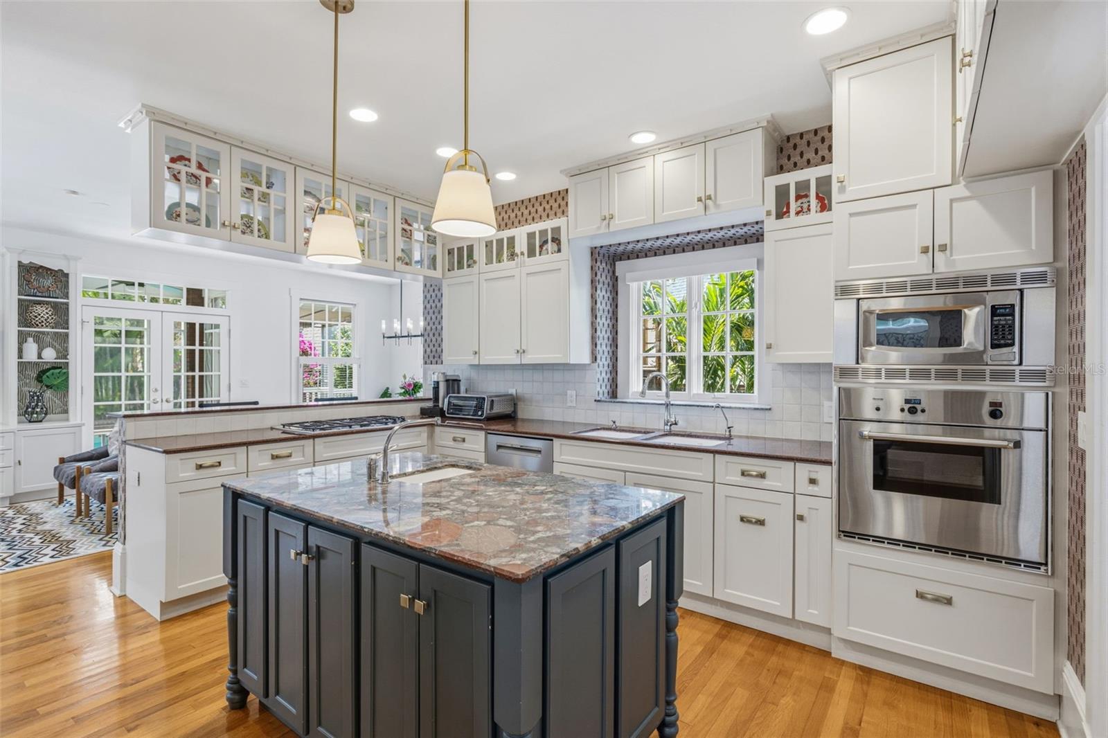 817 S WILLOW AVE, TAMPA, FL, 33606