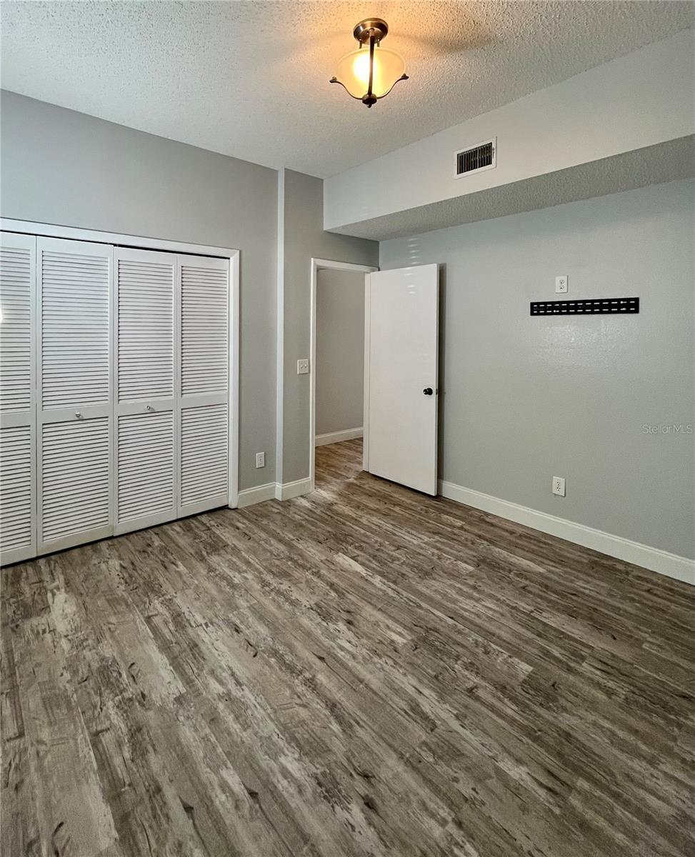 9318 HERITAGE OAK CT, TAMPA, FL, 33647