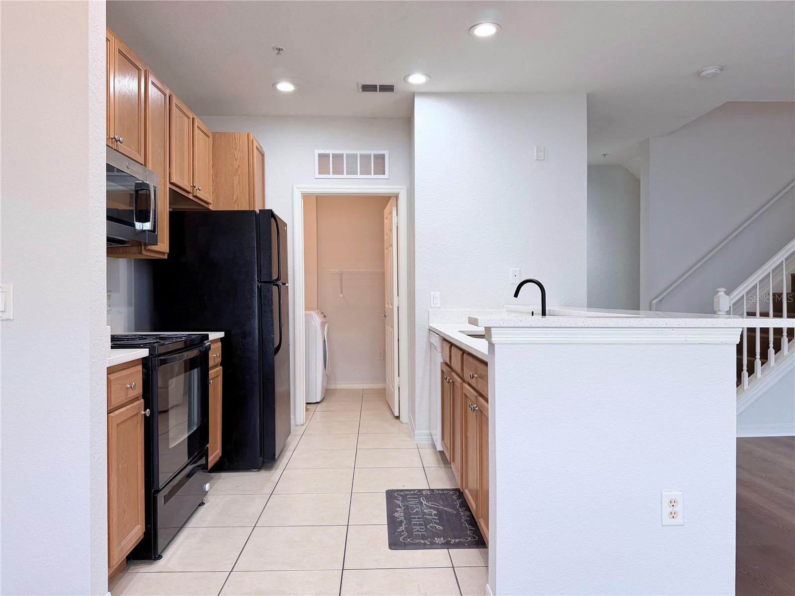 2334 GRAND CENTRAL PKWY #17, ORLANDO, FL, 32839