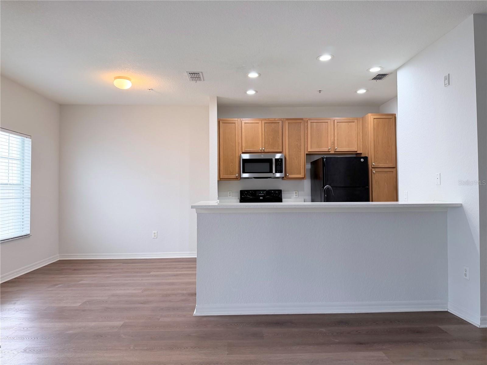 2334 GRAND CENTRAL PKWY #17, ORLANDO, FL, 32839