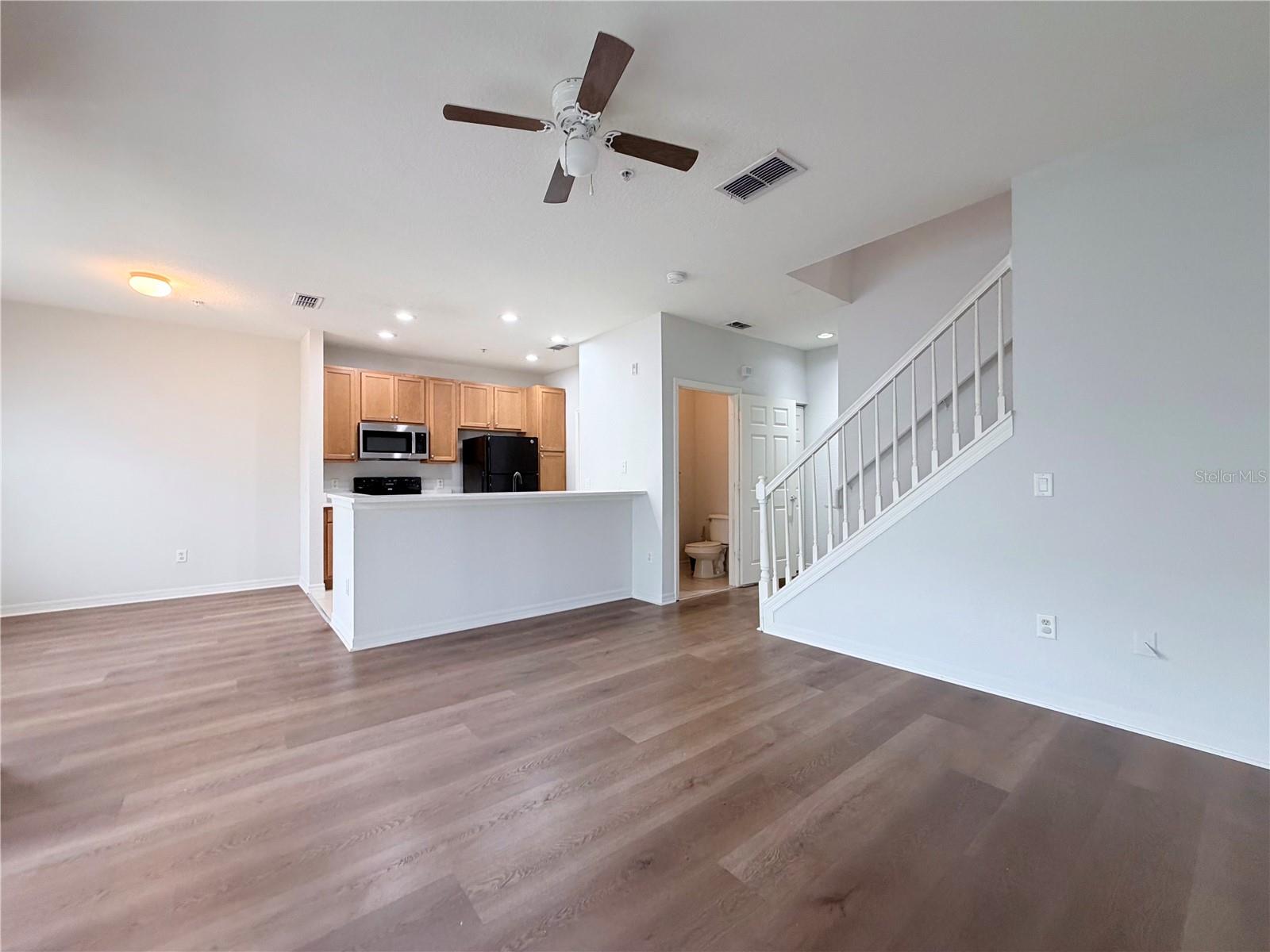 2334 GRAND CENTRAL PKWY #17, ORLANDO, FL, 32839