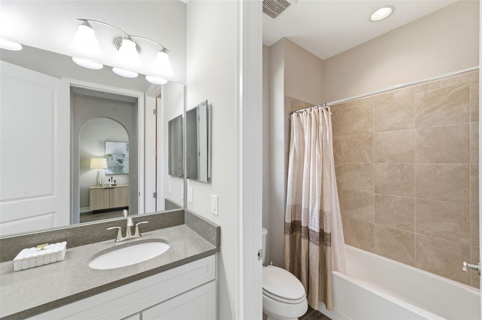 28930 REVARO LN, WESLEY CHAPEL, FL, 33543
