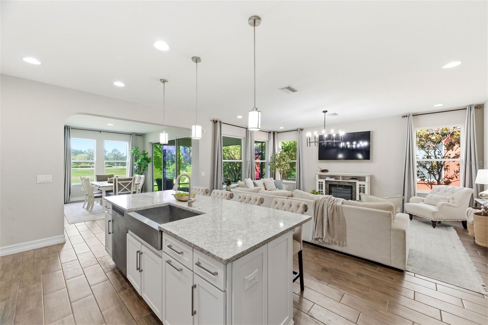 28930 REVARO LN, WESLEY CHAPEL, FL, 33543