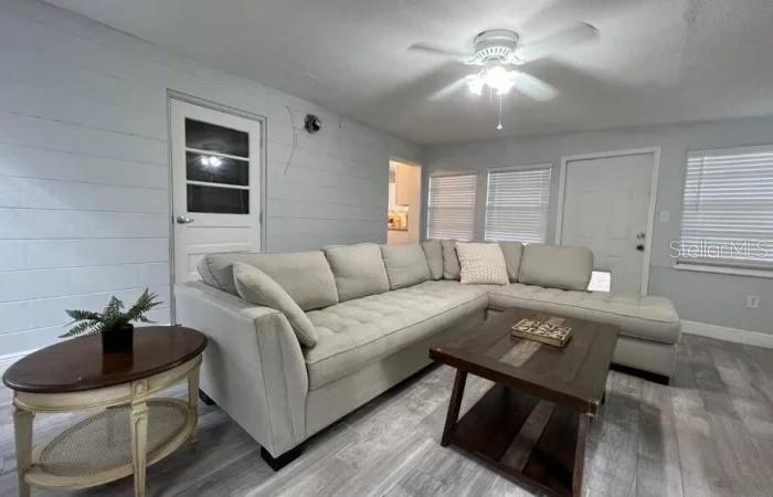 709 W BAYSHORE DR, TARPON SPRINGS, FL, 34689