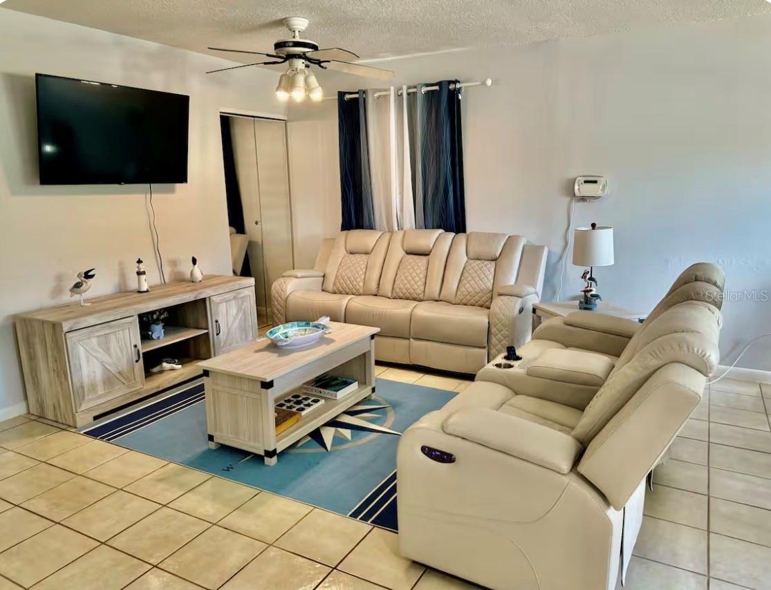 7316 WILLOW PARK DR, TAMPA, FL, 33637