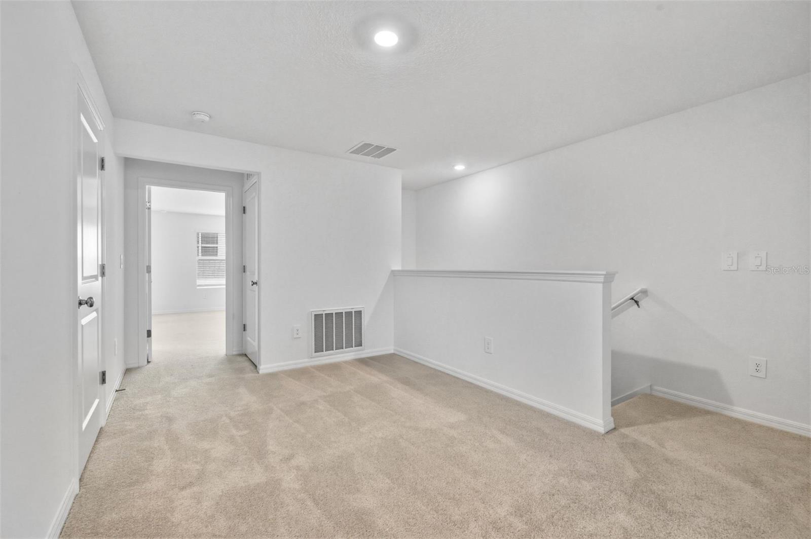 9851 FEASTER DR, WESLEY CHAPEL, FL, 33545