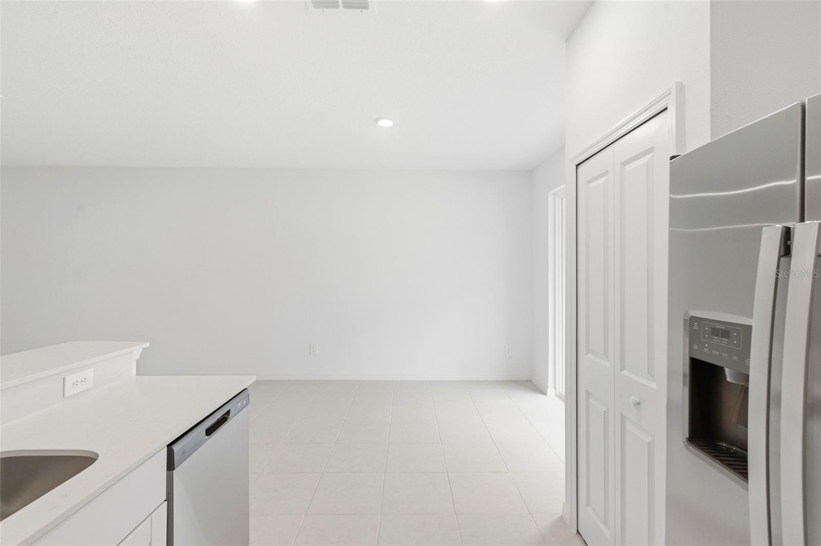 9851 FEASTER DR, WESLEY CHAPEL, FL, 33545