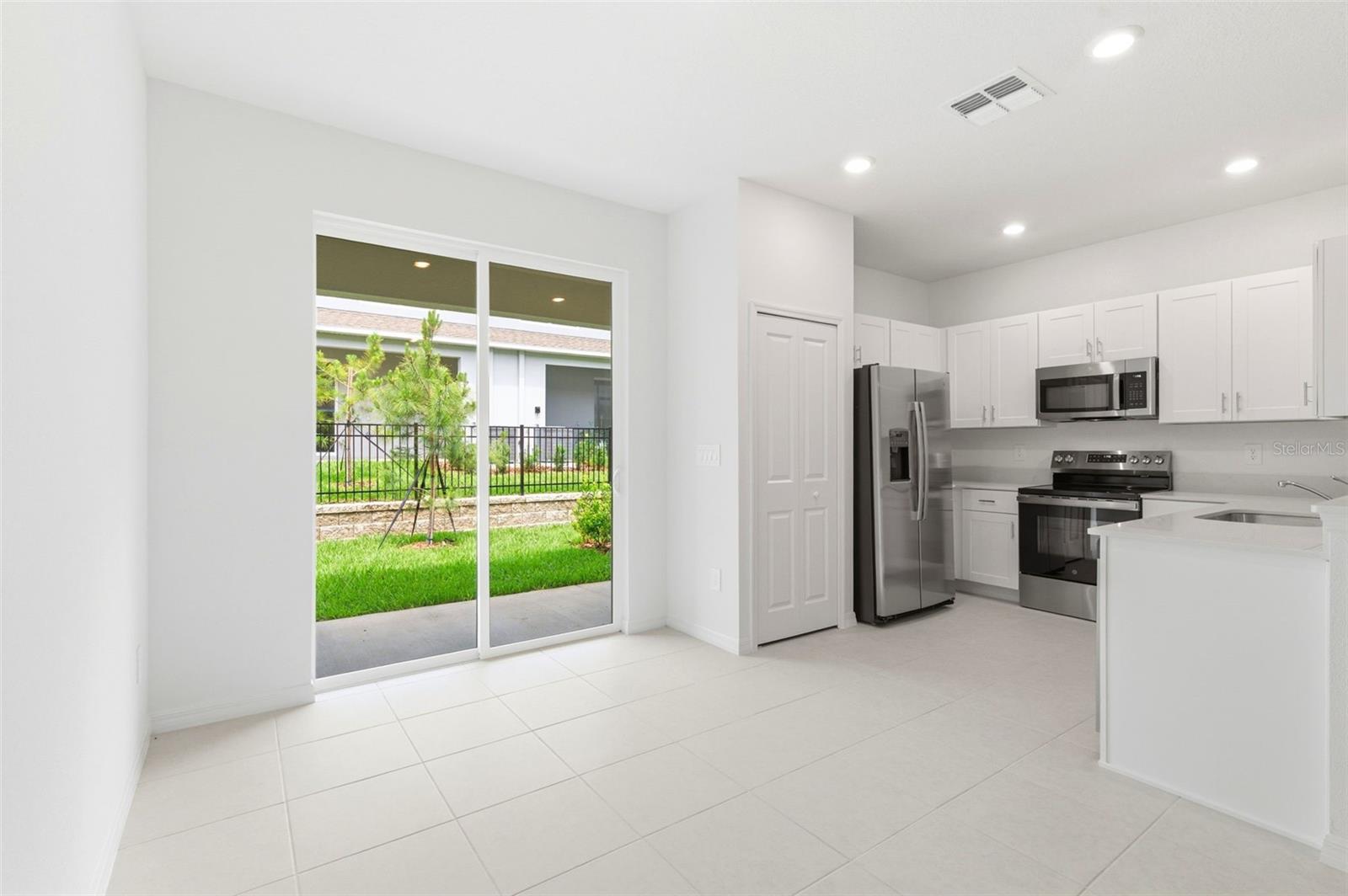 9851 FEASTER DR, WESLEY CHAPEL, FL, 33545