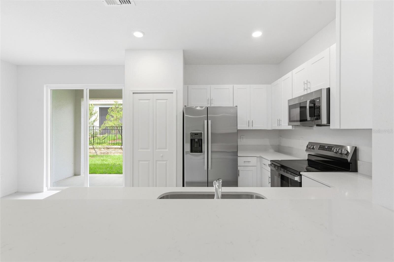 9851 FEASTER DR, WESLEY CHAPEL, FL, 33545