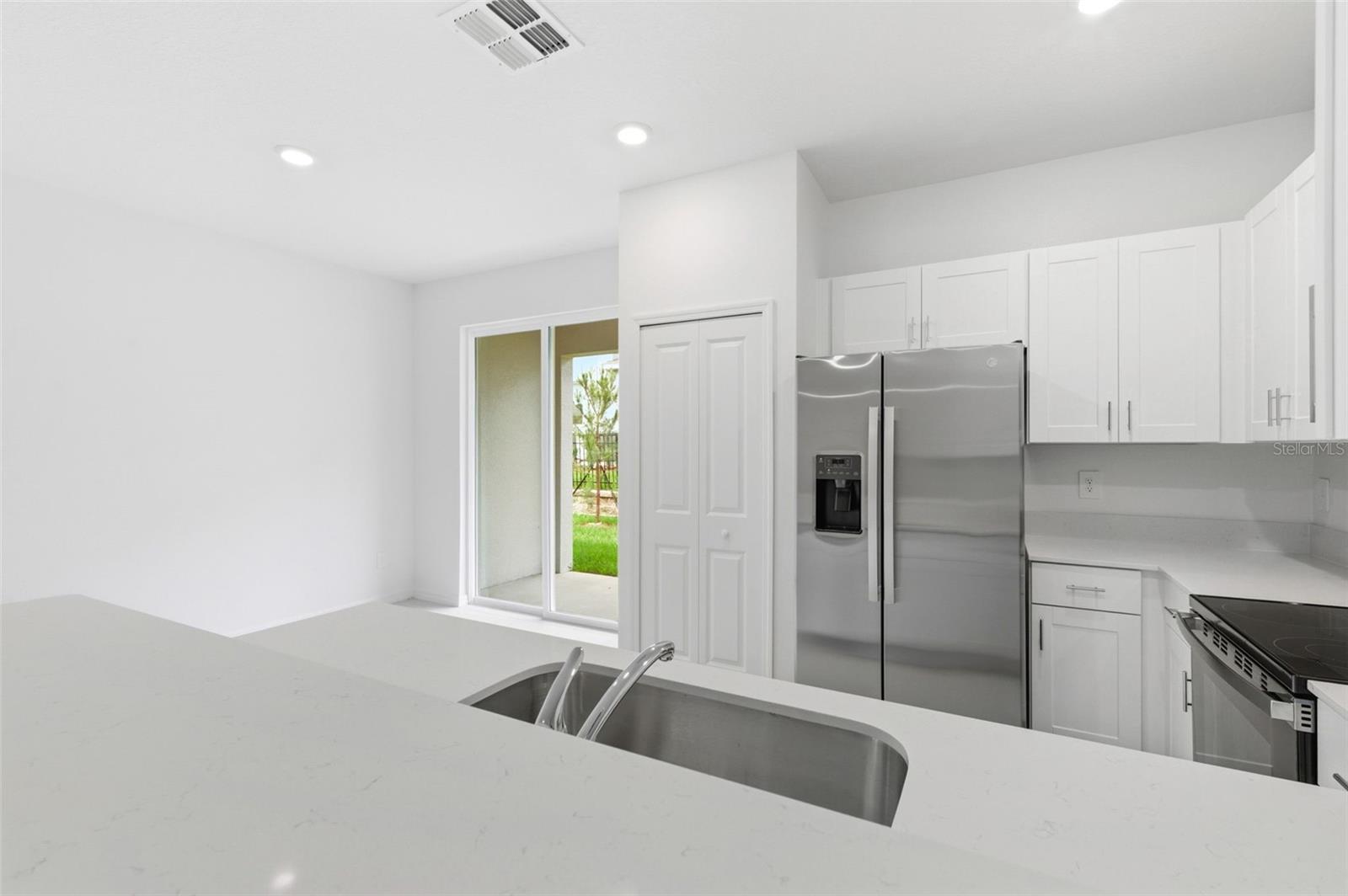 9851 FEASTER DR, WESLEY CHAPEL, FL, 33545