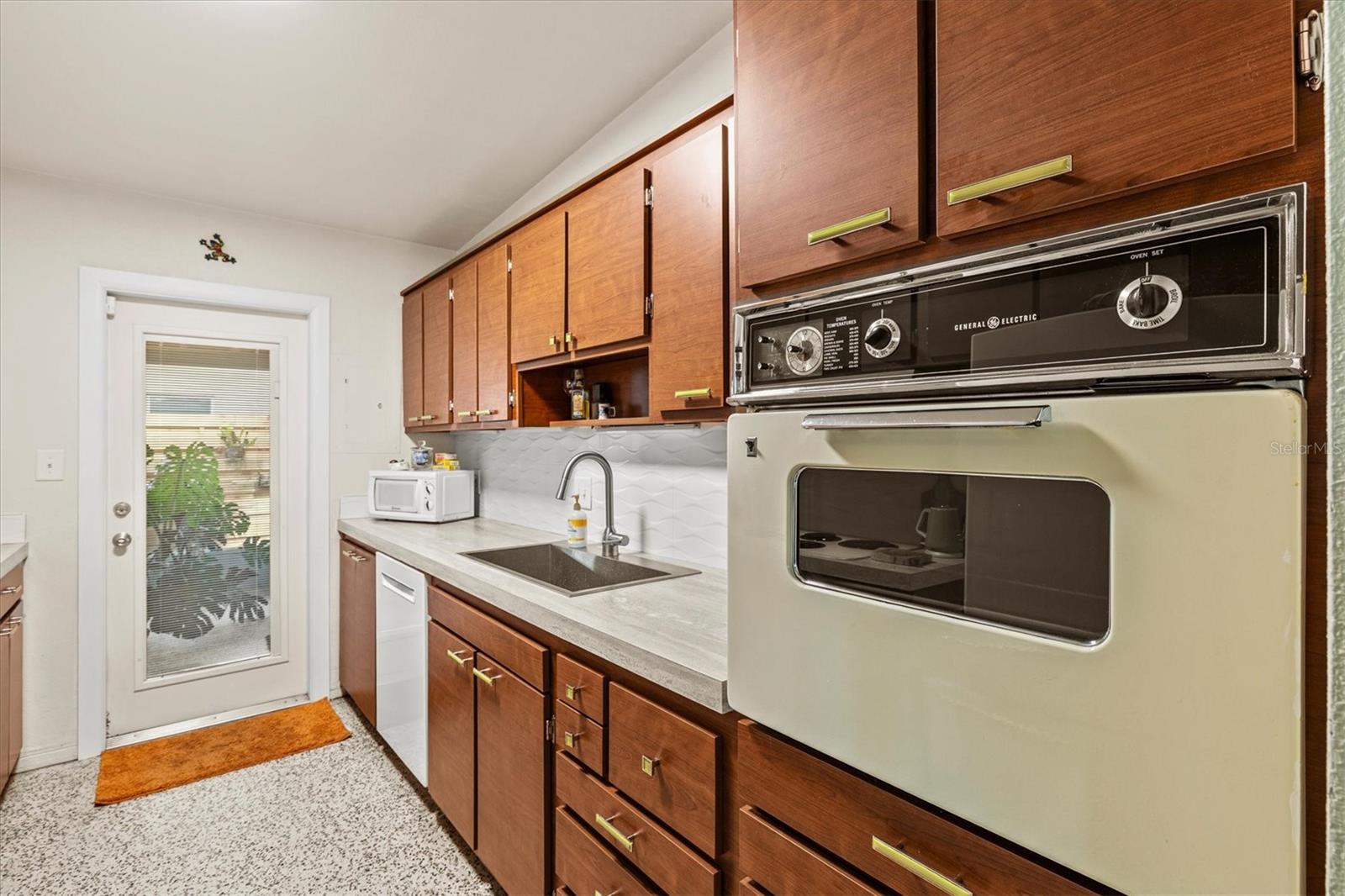 2504 N RADCLIFFE PL, BRADENTON, FL, 34207