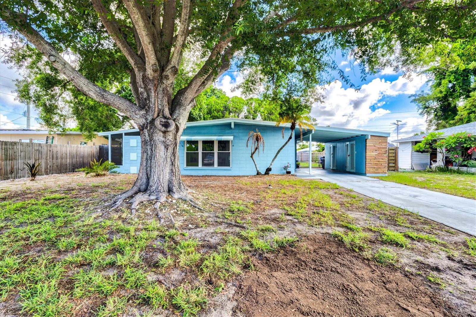 2504 N RADCLIFFE PL, BRADENTON, FL, 34207