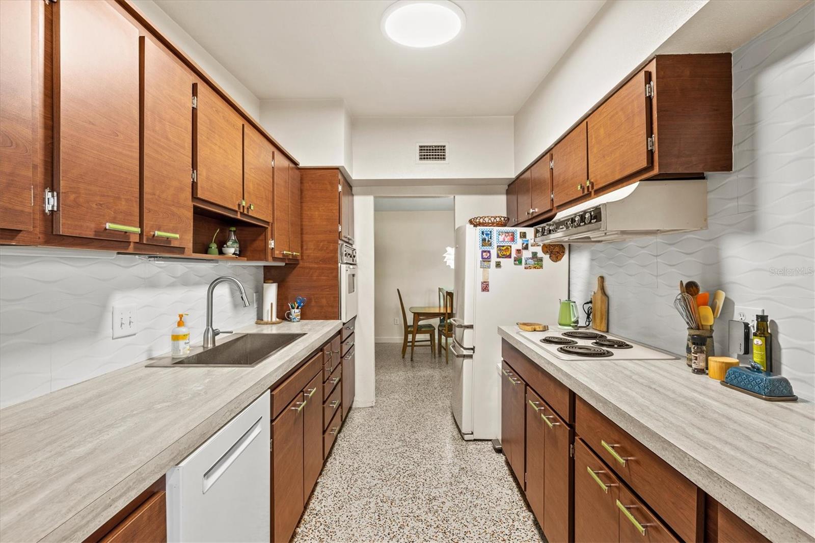 2504 N RADCLIFFE PL, BRADENTON, FL, 34207