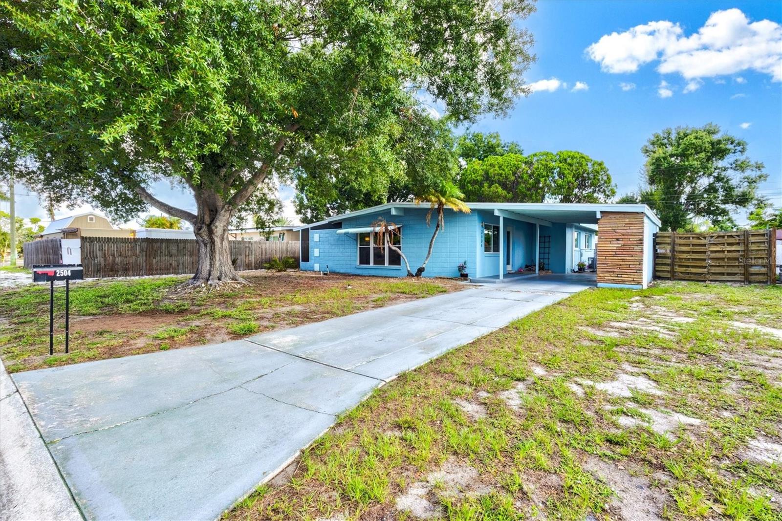 2504 N RADCLIFFE PL, BRADENTON, FL, 34207