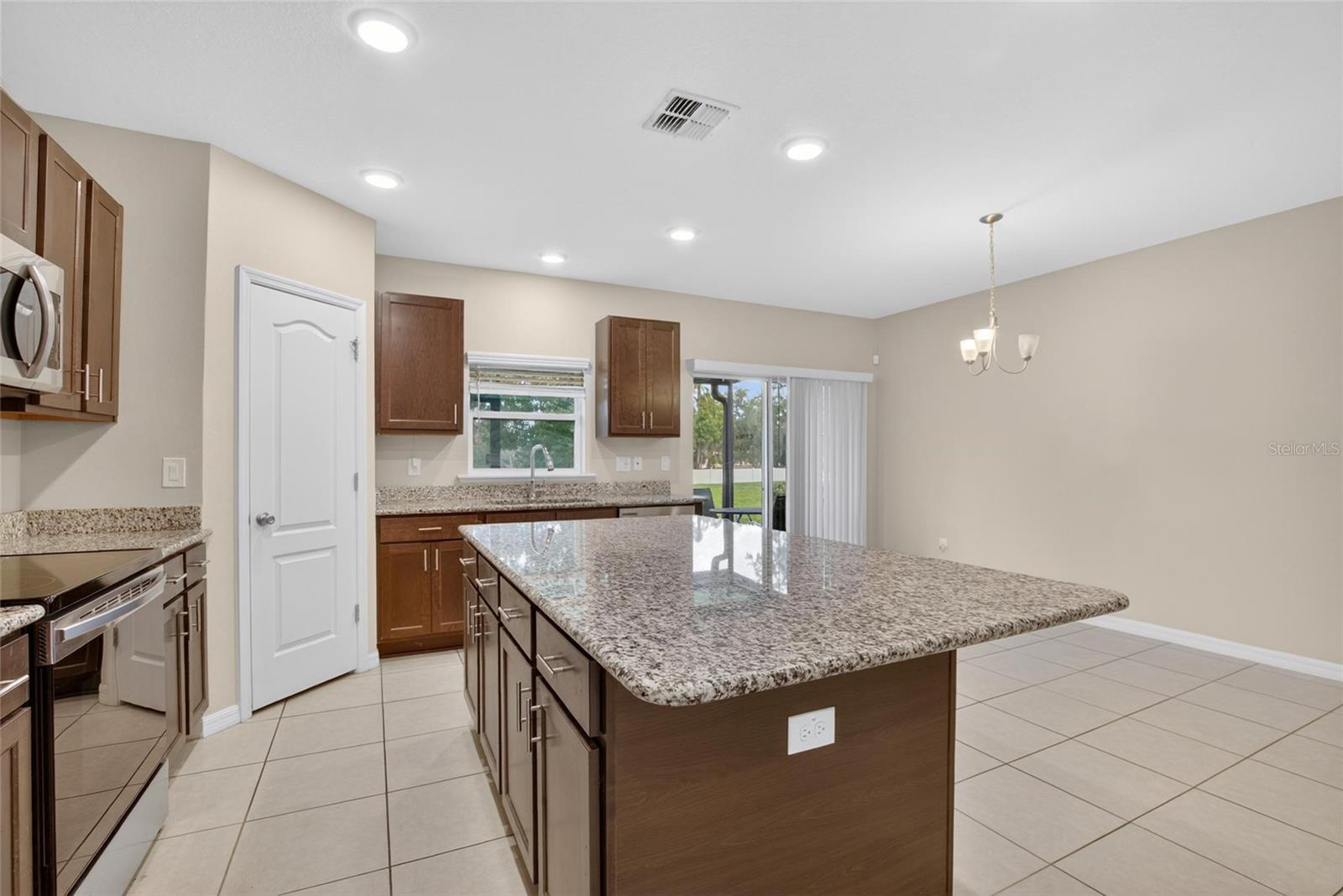 4718 SPATTER DOCK ST, TAMPA, FL, 33610
