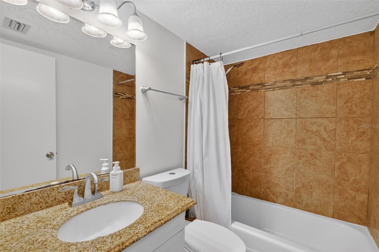 1112 W MAIN ST #E7, LEESBURG, FL, 34748