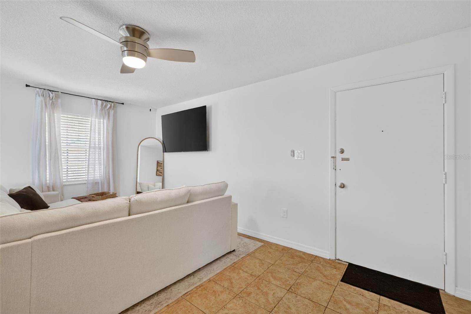1112 W MAIN ST #E7, LEESBURG, FL, 34748