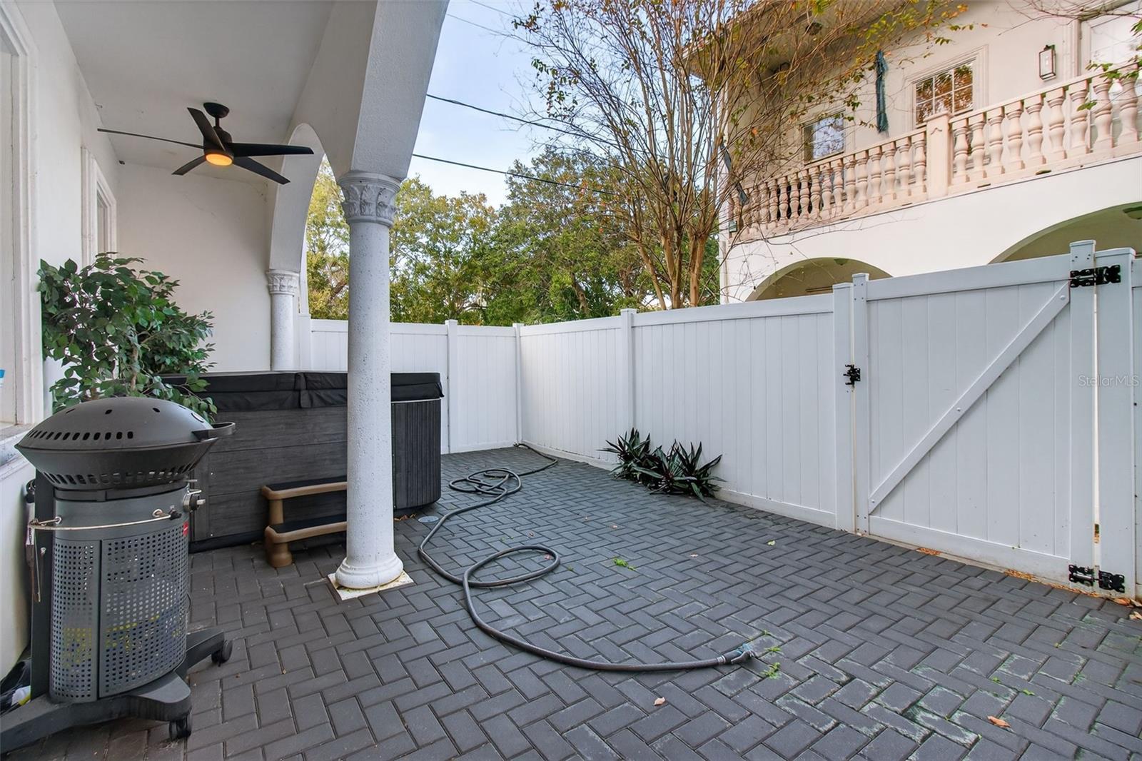 5601 BAYSHORE BLVD #F, TAMPA, FL, 33611
